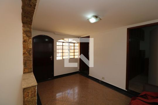 Casa à venda com 3 quartos, 225m² em Jardim Vila Formosa, São Paulo