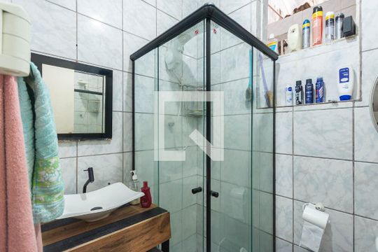 Banheiro de casa à venda com 2 quartos, 60m² em Benfica, Rio de Janeiro