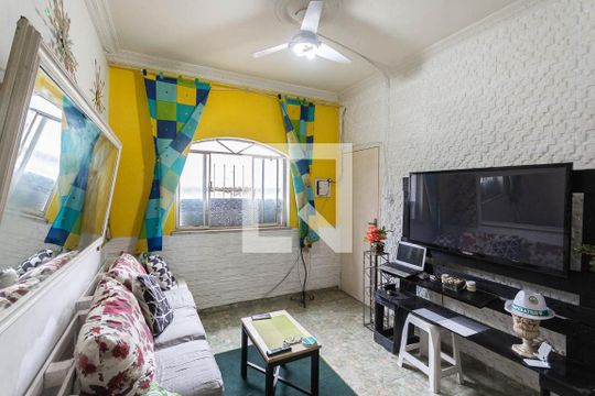 Sala de casa à venda com 2 quartos, 60m² em Benfica, Rio de Janeiro