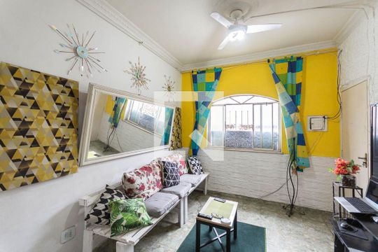Sala de casa à venda com 2 quartos, 60m² em Benfica, Rio de Janeiro