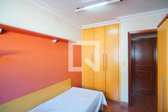 Quarto  de casa à venda com 4 quartos, 313m² em Jardim Lindóia, Porto Alegre