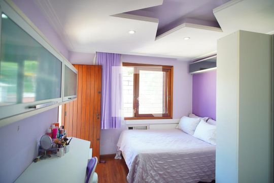 Quarto 3 de casa à venda com 4 quartos, 313m² em Jardim Lindóia, Porto Alegre