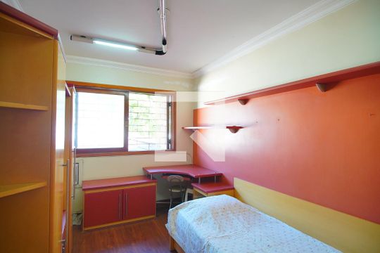 Quarto  de casa à venda com 4 quartos, 313m² em Jardim Lindóia, Porto Alegre