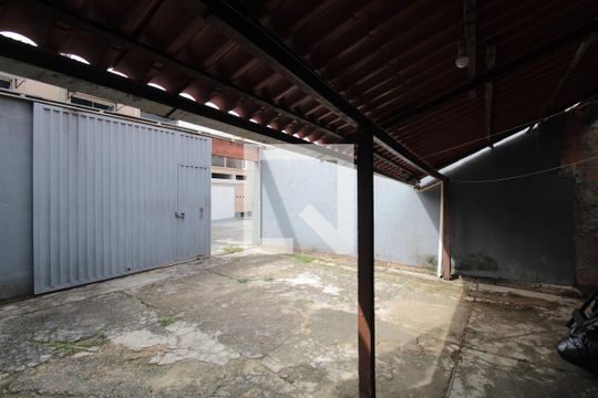 Garagem de casa à venda com 3 quartos, 95m² em Juliana, Belo Horizonte