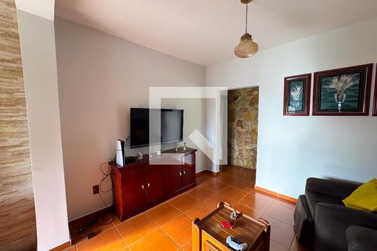 Sala de casa à venda com 3 quartos, 280m² em Darcy Vargas, Belo Horizonte
