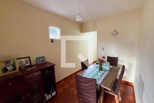 Casa à venda com 3 quartos, 280m² em Darcy Vargas, Belo Horizonte
