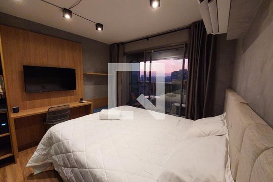 Quarto de kitnet/studio à venda com 1 quarto, 25m² em Santo Amaro, São Paulo