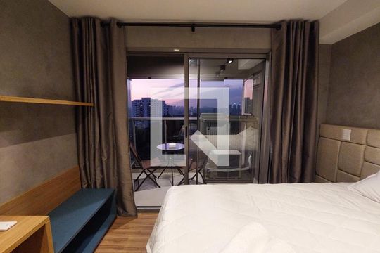 Quarto de kitnet/studio à venda com 1 quarto, 25m² em Santo Amaro, São Paulo