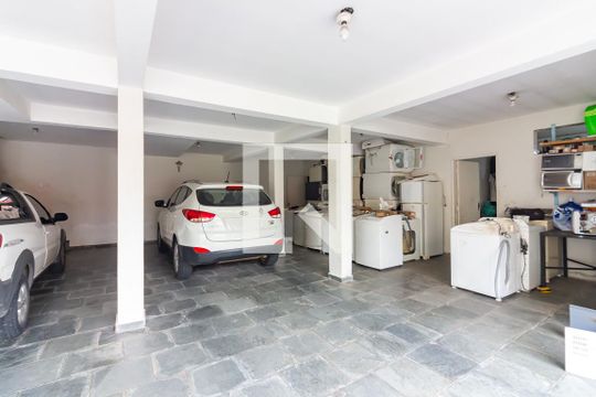 Garagem de casa à venda com 3 quartos, 248m² em Jaguaribe, Osasco