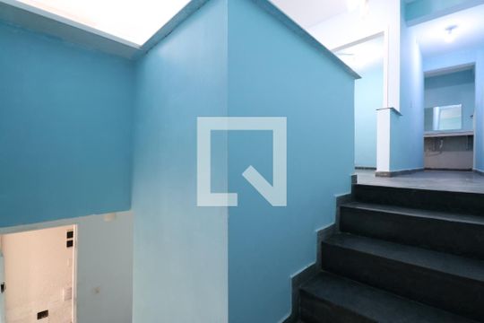 Escada de apartamento à venda com 3 quartos, 60m² em Barra Funda, São Paulo