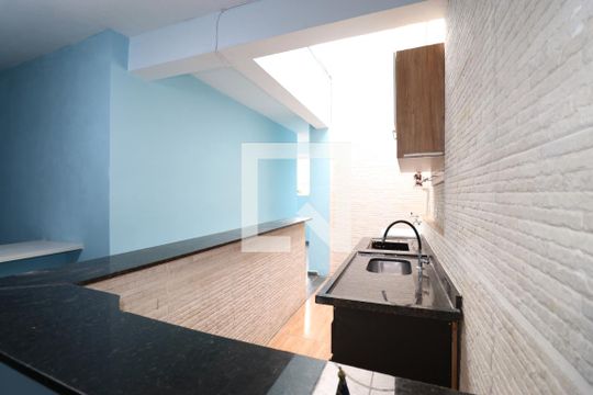 Cozinha e Área de Serviço de apartamento à venda com 3 quartos, 60m² em Barra Funda, São Paulo