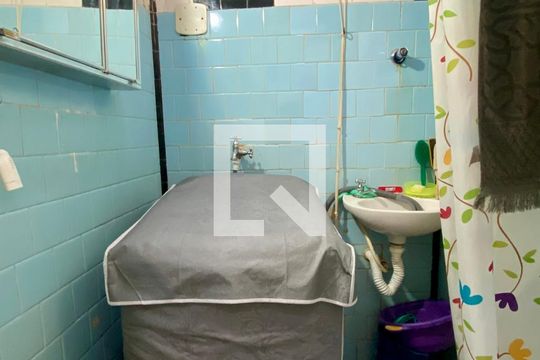Banheiro de kitnet/studio à venda com 1 quarto, 20m² em Leblon, Rio de Janeiro