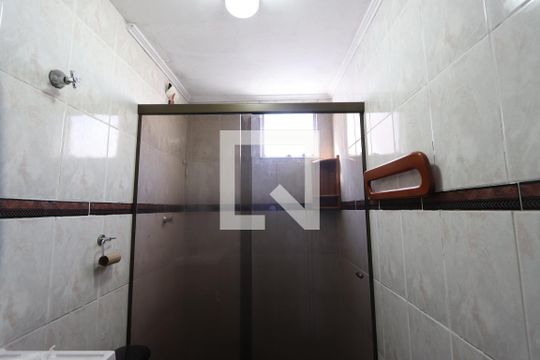 Banheiro de apartamento para alugar com 2 quartos, 60m² em Jardim Três Marias, São Paulo