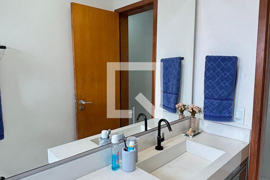 Banheiro de apartamento à venda com 2 quartos, 263m² em Parque Capuava, Santo André