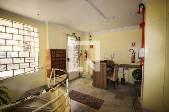 Hall de entrada de apartamento à venda com 2 quartos, 73m² em Centro Histórico, Porto Alegre