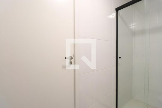 Banheiro de apartamento para alugar com 1 quarto, 30m² em Água Branca, São Paulo