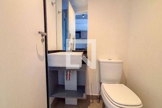 Banheiro de kitnet/studio à venda com 1 quarto, 23m² em Cerqueira César, São Paulo