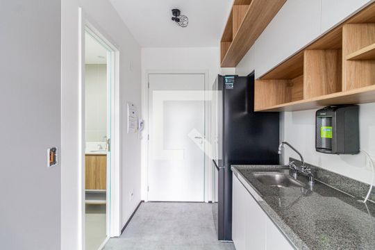 Cozinha de kitnet/studio à venda com 1 quarto, 27m² em Pinheiros, São Paulo