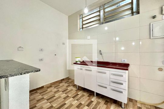Cozinha de casa para alugar com 2 quartos, 50m² em Jardim Prudência, São Paulo