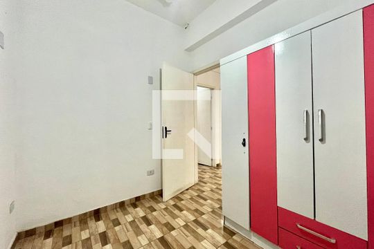 Quarto 2 de casa para alugar com 2 quartos, 50m² em Jardim Prudência, São Paulo