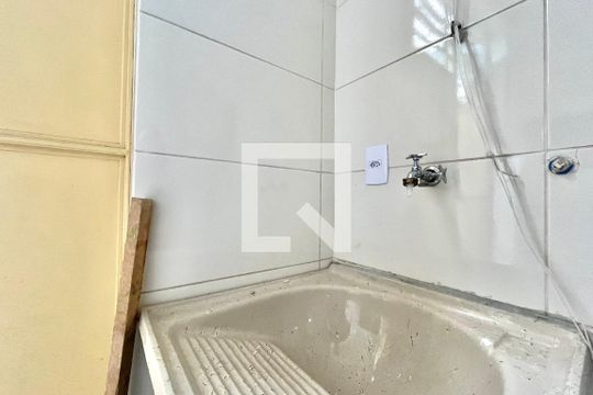 Área de Serviço de casa para alugar com 2 quartos, 50m² em Jardim Prudência, São Paulo