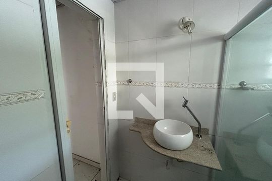 Banheiro Social de casa à venda com 3 quartos, 140m² em Encantado, Rio de Janeiro