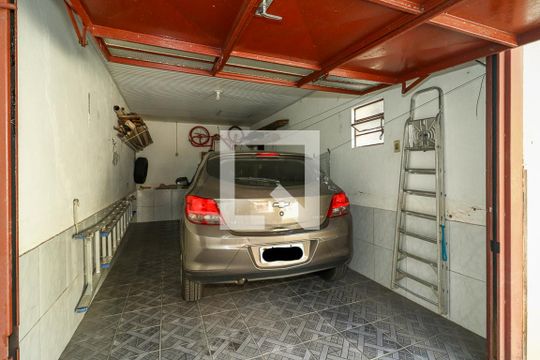Garagem de casa à venda com 3 quartos, 150m² em Sarandi, Porto Alegre