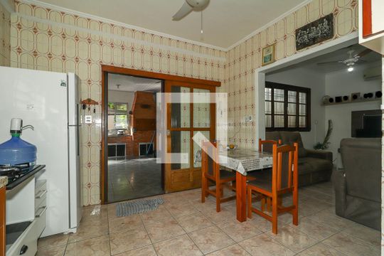 Cozinha de casa à venda com 3 quartos, 150m² em Sarandi, Porto Alegre