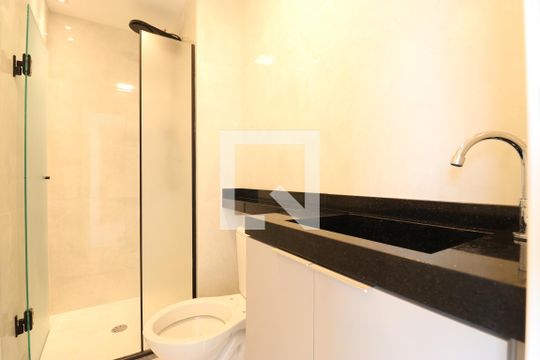 Banheiro de apartamento para alugar com 2 quartos, 36m² em Água Branca, São Paulo