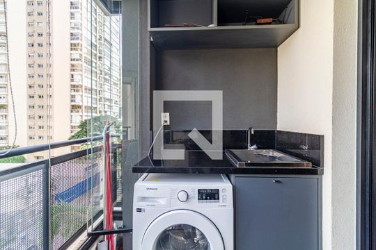 Varanda de apartamento à venda com 1 quarto, 33m² em Pinheiros, São Paulo