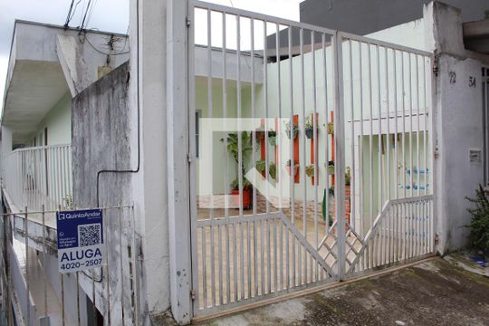 Fachada de casa para alugar com 1 quarto, 39m² em Granja Carolina, Cotia