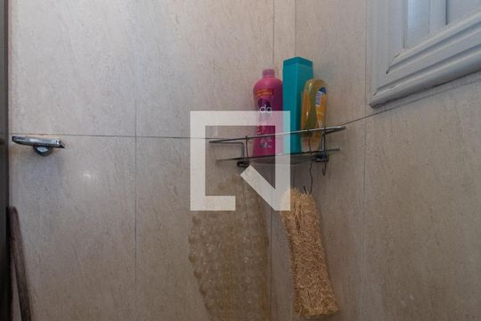 Banheiro da Suíte de casa à venda com 4 quartos, 394m² em Partenon, Porto Alegre