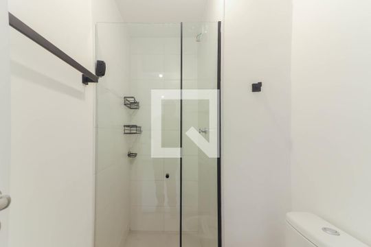 Banheiro de apartamento para alugar com 2 quartos, 34m² em Vila Gomes, São Paulo