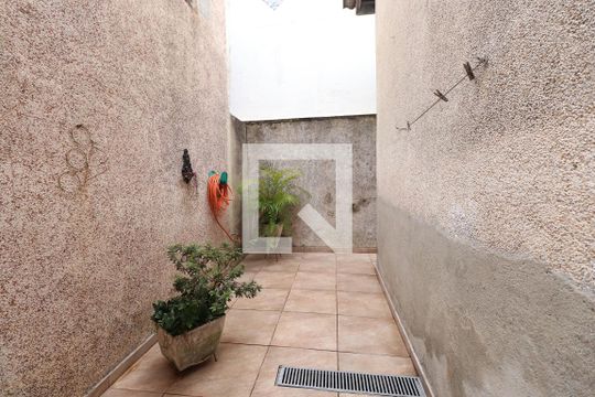 Quintal de casa à venda com 3 quartos, 480m² em Vila Granada, São Paulo