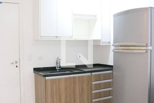 Cozinha de apartamento à venda com 1 quarto, 43m² em Vila Castelo, São Paulo
