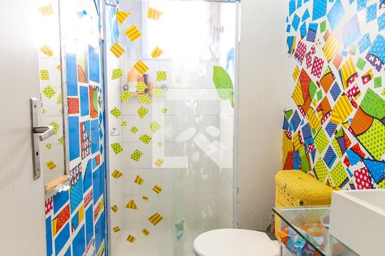 Banheiro de apartamento para alugar com 2 quartos, 50m² em Vila Monte Santo, São Paulo