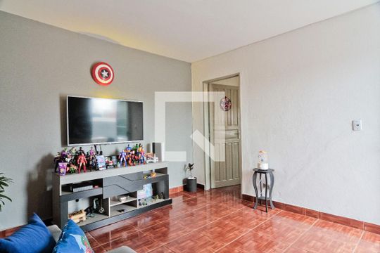 Casa 1 - Sala de casa à venda com 5 quartos, 240m² em Parque Maria Domitila, São Paulo