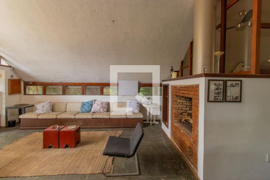 Sala de casa para alugar com 4 quartos, 800m² em Vila Santo Antonio de Carapicuiba, Cotia