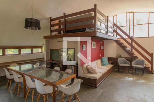 Sala de casa para alugar com 4 quartos, 800m² em Vila Santo Antonio de Carapicuiba, Cotia