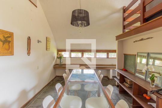 Sala de casa para alugar com 4 quartos, 800m² em Vila Santo Antonio de Carapicuiba, Cotia