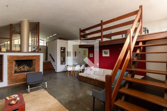 Sala de casa para alugar com 4 quartos, 800m² em Vila Santo Antonio de Carapicuiba, Cotia