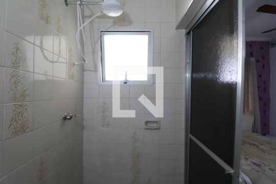 Banheiro Suíte 2 de apartamento para alugar com 2 quartos, 100m² em Balneario Cidade Atlantica, Guarujá