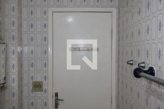 Banheiro de apartamento para alugar com 2 quartos, 80m² em Canto do Forte, Praia Grande