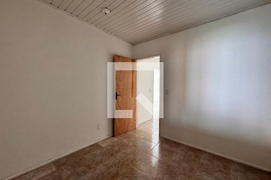 Quarto 2 de casa para alugar com 2 quartos, 60m² em Santos Dumont, São Leopoldo