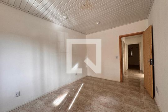 Quarto 1 de casa para alugar com 2 quartos, 60m² em Santos Dumont, São Leopoldo