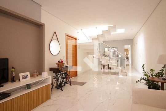 Sala de casa à venda com 3 quartos, 250m² em Vila Prudente, São Paulo