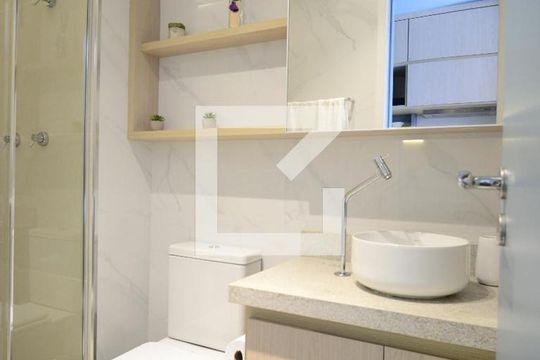 Banheiro de kitnet/studio para alugar com 1 quarto, 25m² em Vila Mariana, São Paulo