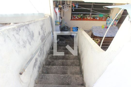 Escada Quintal de casa à venda com 2 quartos, 143m² em Vila Pauliceia, São Paulo