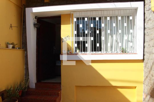Fachada de casa à venda com 2 quartos, 143m² em Vila Pauliceia, São Paulo