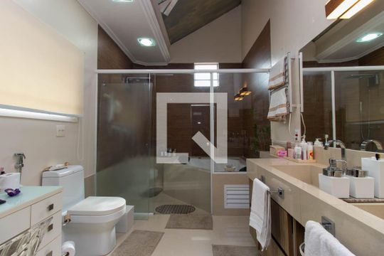 Banheiro da Suíte 1 de apartamento à venda com 2 quartos, 175m² em Vila Maria Baixa, São Paulo